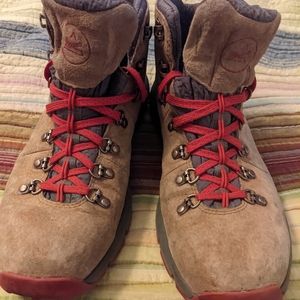 Danner Mountain 600